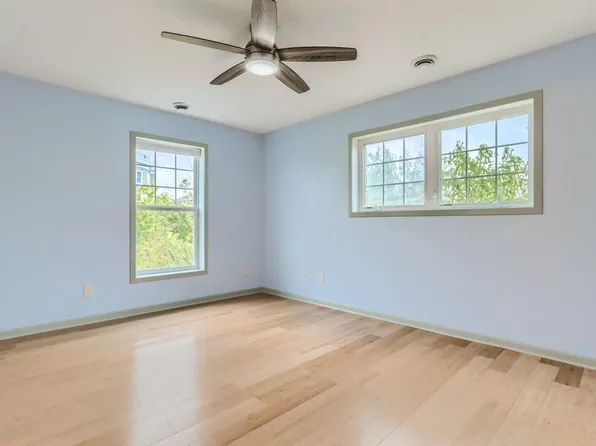 114113 Hundertmark Rd, Chaska, MN 55318