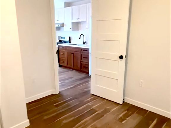 4th image of 7342 Girard Ave #9