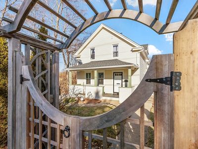 49 E Mountain St, Worcester, MA, 01606