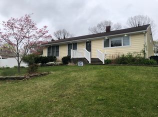 22 Fawn Ln W, South Setauket, NY 11720