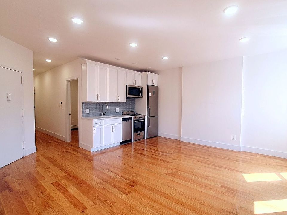 1st image of 510 Manhattan Ave #3L