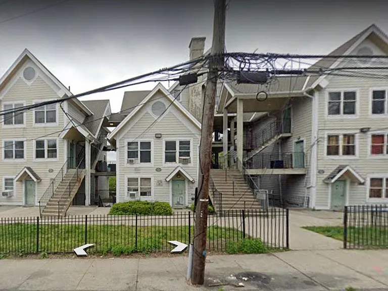 Stanley Ave — Photo 1