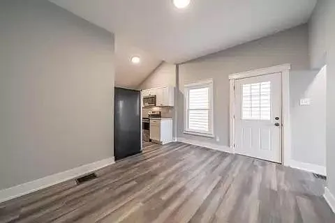 619 Crescent Ave — Photo 4