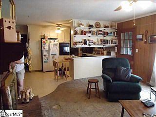 4th image of 122 Holgate Dr