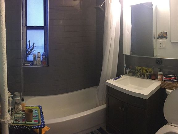 3rd image of 1020 President St APT 1B