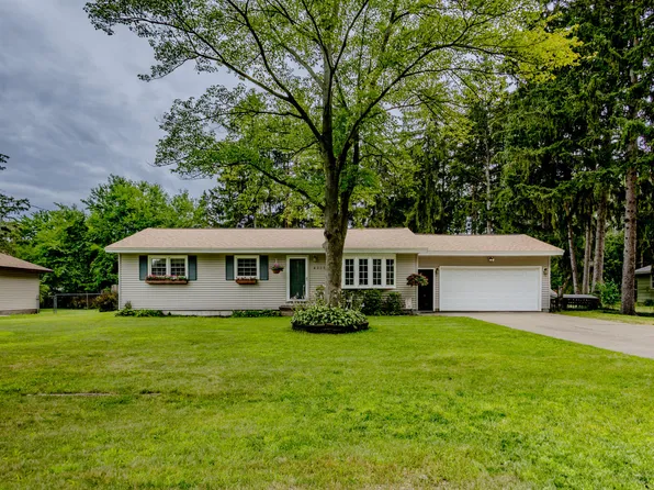 4027 Le Clare St, Muskegon, MI 49444