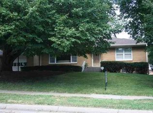 2137 S 39th St, Omaha, NE 68105