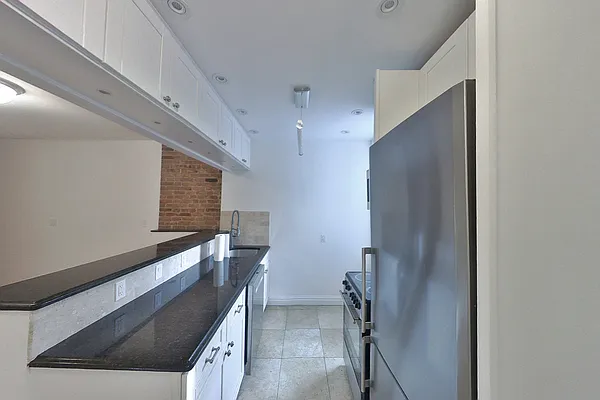 Rented by CitySites Real Estate Group | media 8