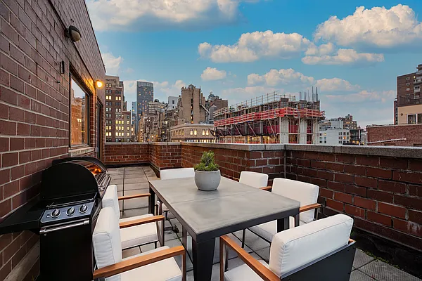 Rented by MNS | media 2