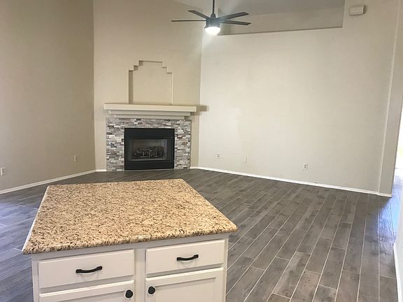 3rd image of 90 W Freddie Canyon Way