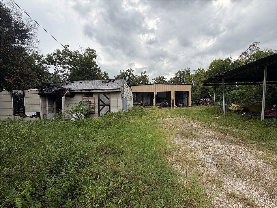 2nd image of 4102 Red Haw Ln