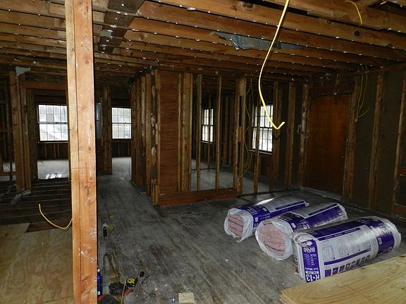 5th image of 518 S Main St