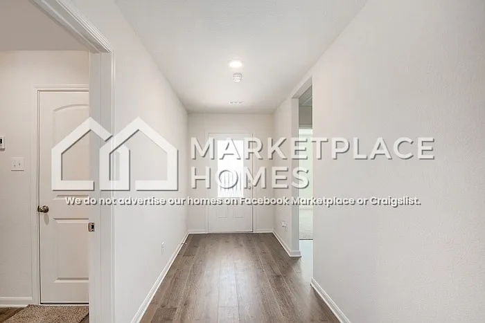 3 bed, 2.0 bath, 1382 sqft, $1,938 — Photo 3
