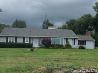 20438 Old Country Rd, Girard, IL 62640