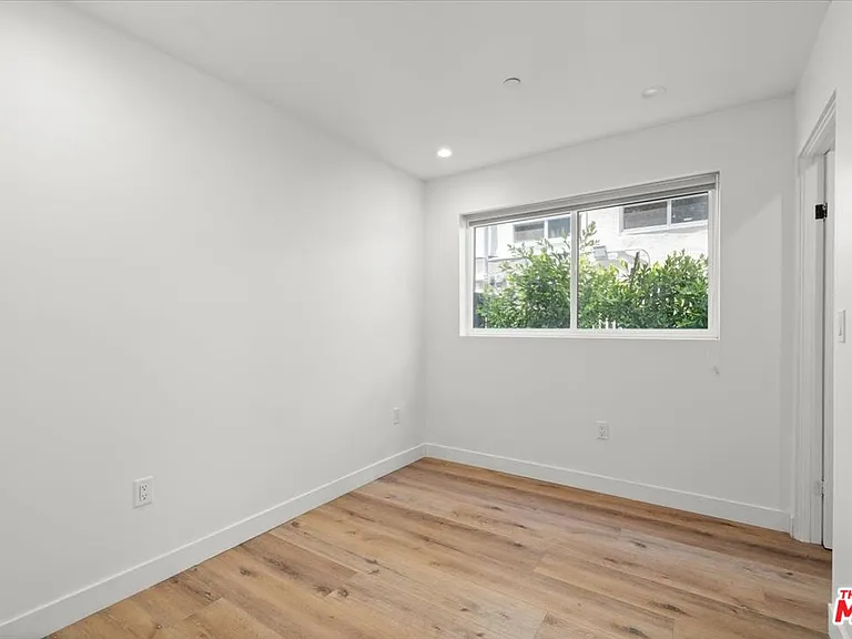 839 N McCadden Pl #B — Photo 28
