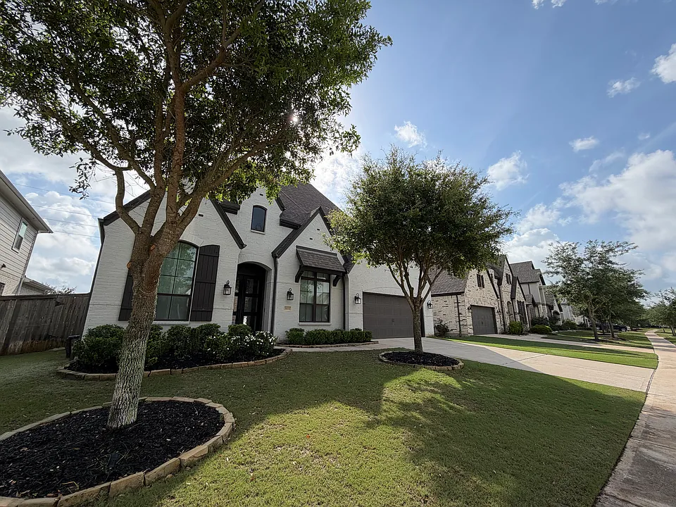 5014 Bent Tree Dr