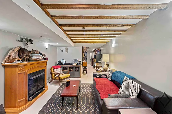 Rented by ERNY LLC | media 22