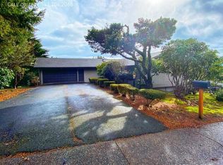 1100 SE 1st St, Newport, OR 97365