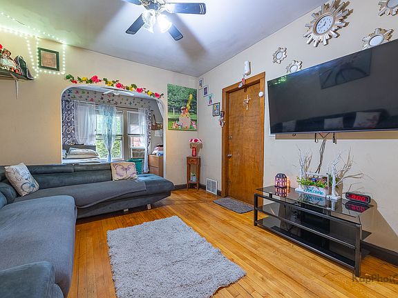 4th image of 2135 N Latrobe Ave
