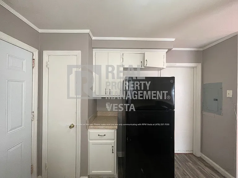 2063 Bayswater Rd — Photo 6