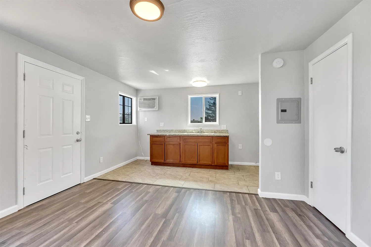 2782 Fairfield St — Photo 1