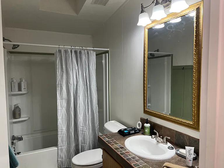 Jennys Ln — Photo 3