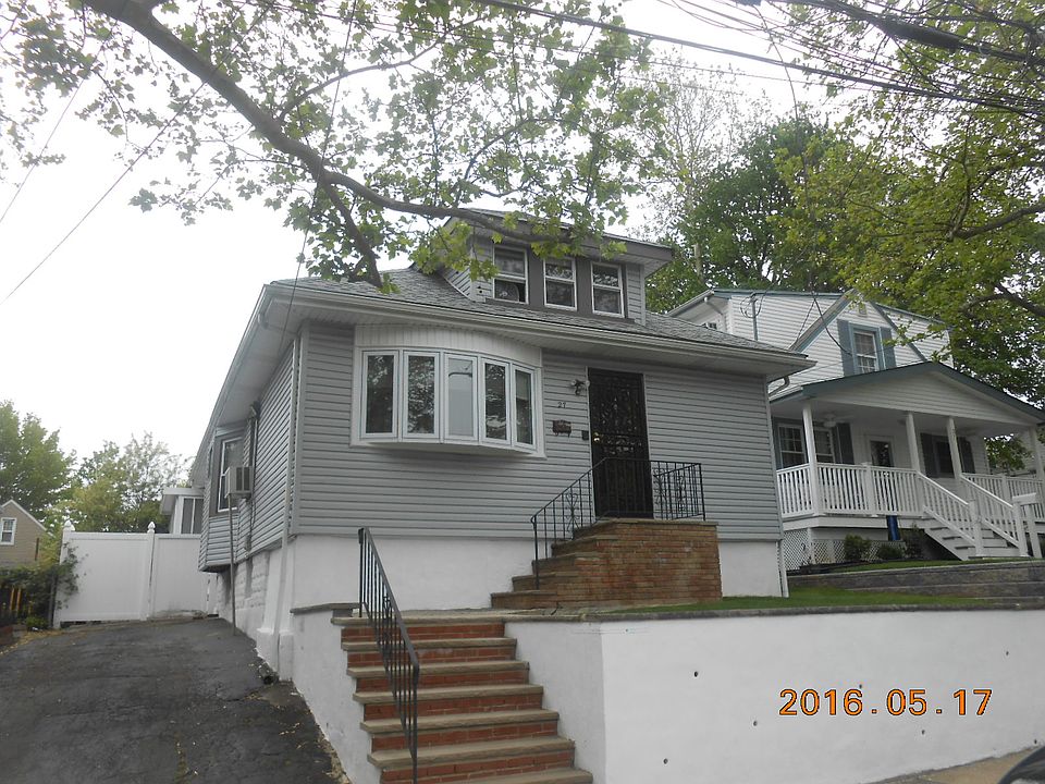 1st image of 27 Crafton Ave