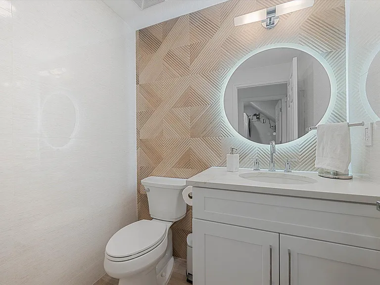 4145 Bahia Isle Cir — Photo 33