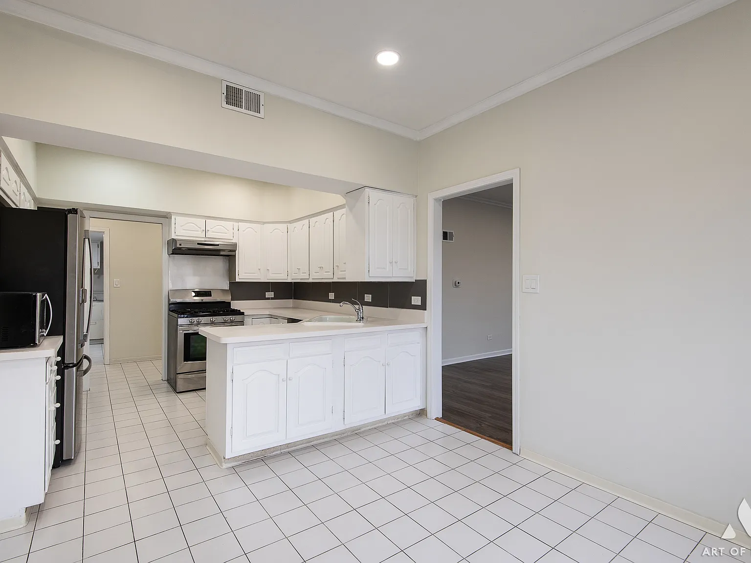 3 bed, 1910 sqft, $2,700 — Photo 4