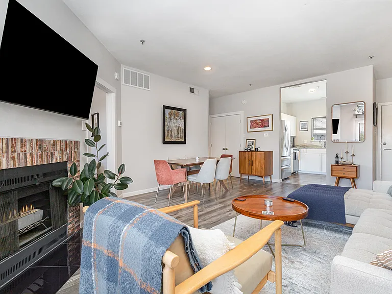 4111 Cole Ave #30 — Photo 15