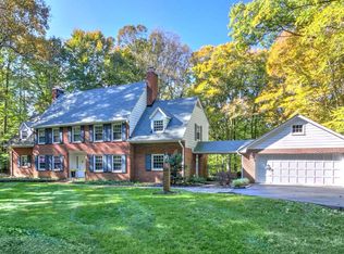 316 Runner Rd, Great Falls, VA 22066