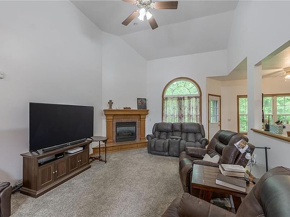 5th image of 3404 Waterford Ct