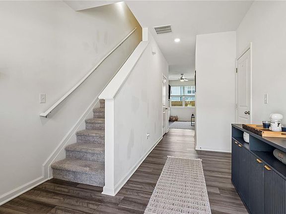 5th image of 202 Fenchurch Way #2269