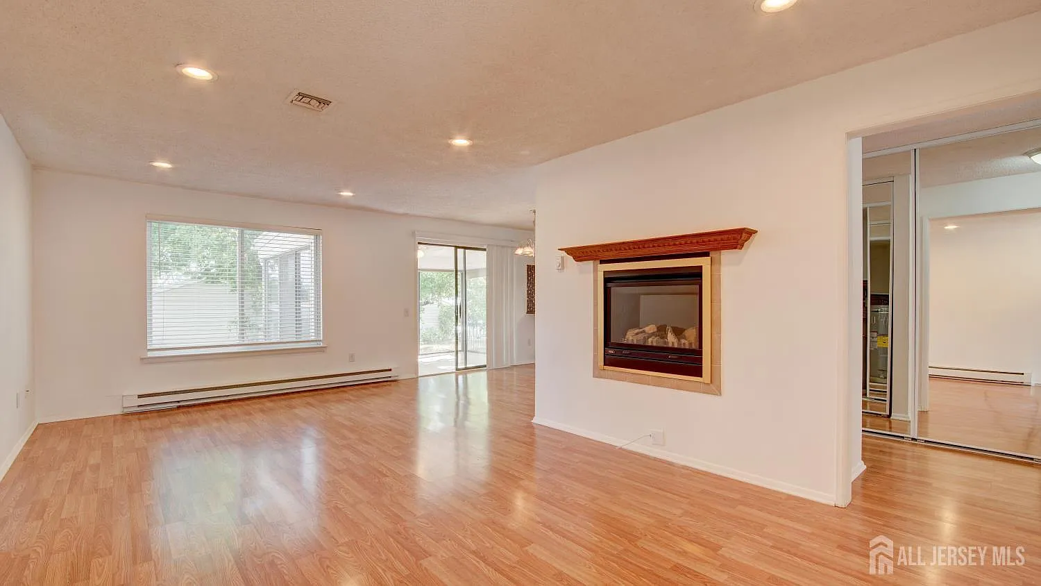 2 bed, 2.0 bath, $2,500 — Photo 4