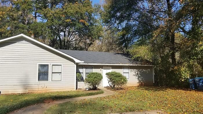 1st image of 190 Laurie Dr