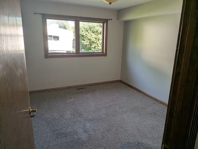 1501 Dodge St — Photo 11