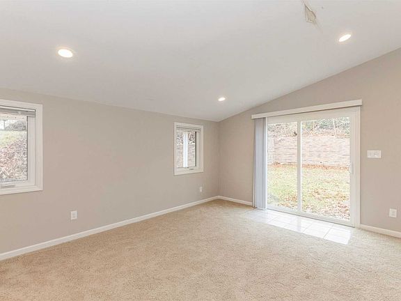 4th image of 78 Valley Dr