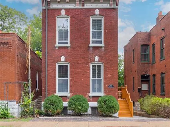 2414 S 11th St, Saint Louis, MO 63104