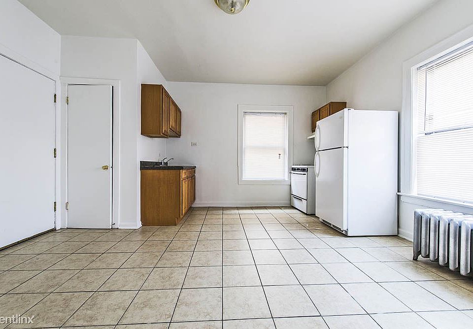 7929 S State St Apartments Chicago Dining Room_01