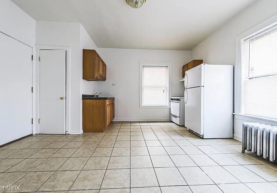 7929 S State St Apartments Chicago Dining Room_01