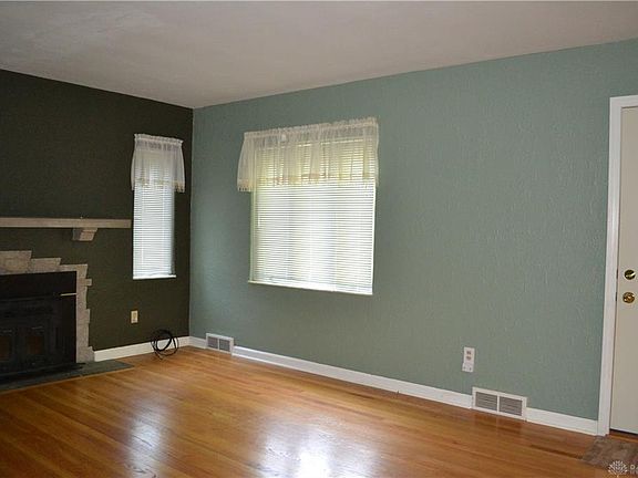 2nd image of 304 Carrlands Dr