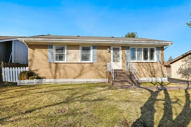 608 N Adele St photo 1