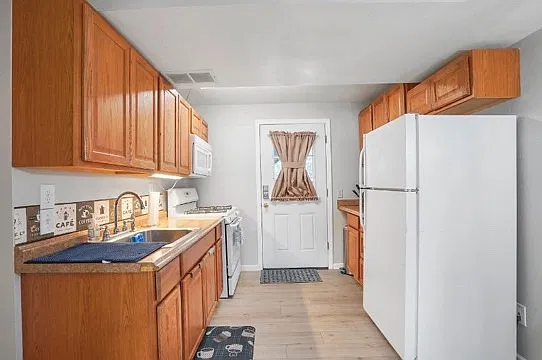 1 bed, 1834 sqft, $1,750 — Photo 3