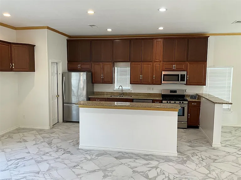 7834 Wolfield Ln — Photo 5