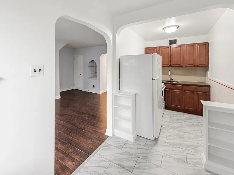 105 Saint Laurence Rd — Photo 9