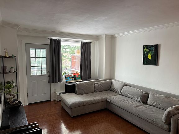 2nd image of 5700 Arlington Ave APT 1D