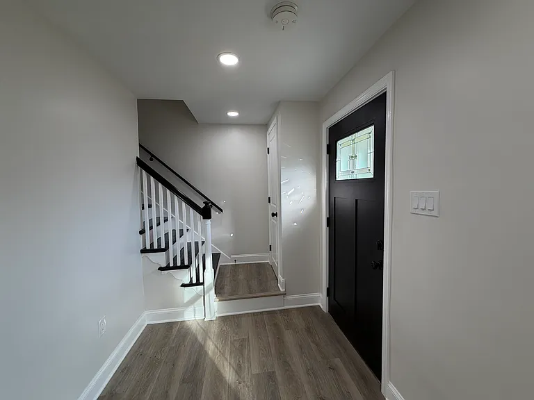 413 Evans Ave — Photo 3