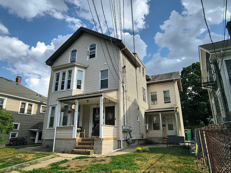 79 Hamlet Avenue — Photo 2