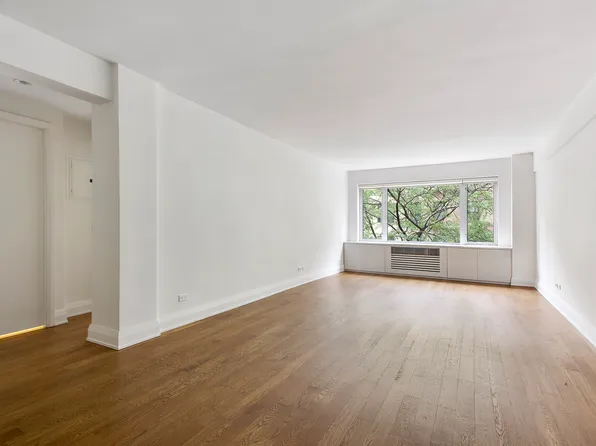 211 East 51st Street image 1 of 6