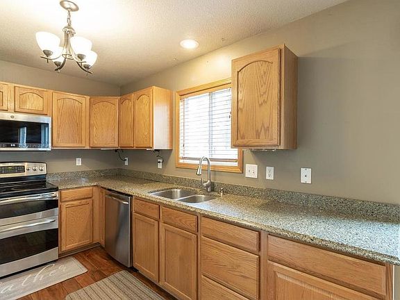 5th image of 3109 SW Townpark Dr